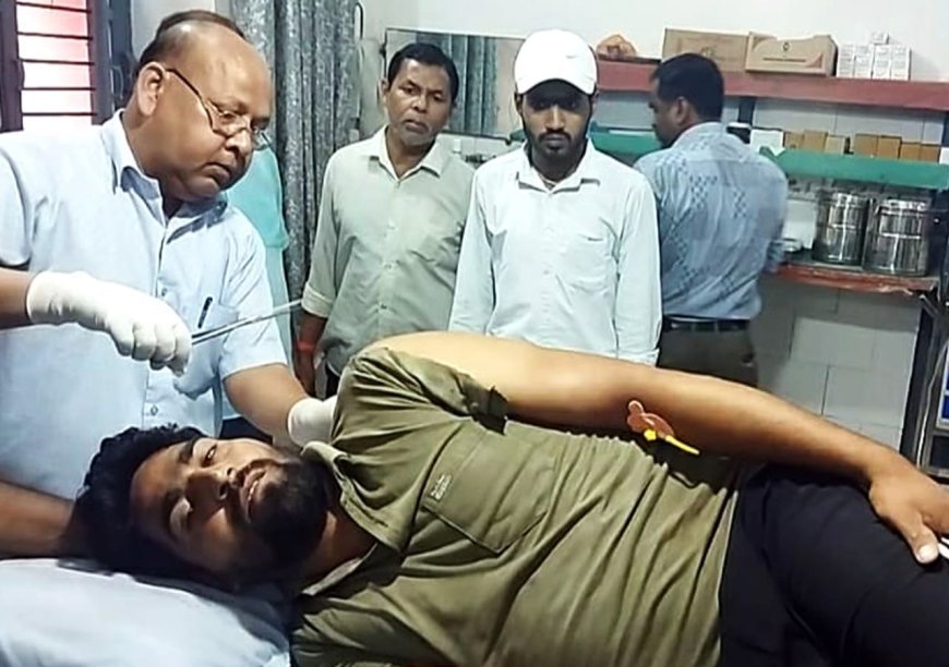 Deoband : देवस्थान बदलने को लेकर दो पक्षों में पथराव-फायरिंग, गोली लगने से एक घायल