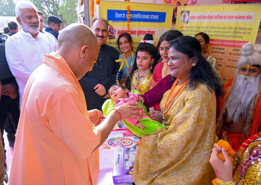 Jalaun : सपा मुखिया को संतों, सामाजिक न्याय के पुरोधाओं में सांप्रदायिकता दिखती है और दंगाइयों में शांति के दूत नजर आते हैं- योगी 