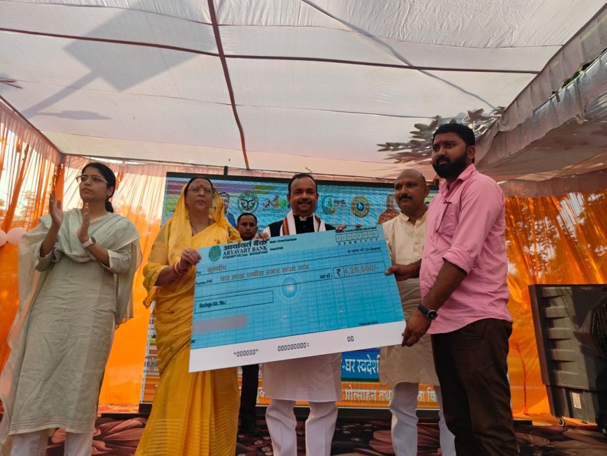 Hardoi : हरदोई में यूपी ट्रेड शो स्वदेशी मेला का उद्घाटन, सीएम युवा के लाभार्थियों को डमी चेक और विश्वकर्मा श्रम सम्मान योजना के लाभार्थियों को टूलकिट दिए