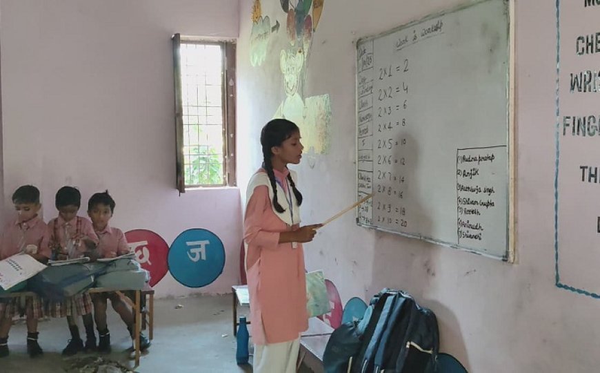 Hardoi: राजेंद्र सिंह इंटर कॉलेज व एस.के. एस  इंग्लिश मीडियम स्कूल न्योरादेव में मनाया गया छात्र दिवस।