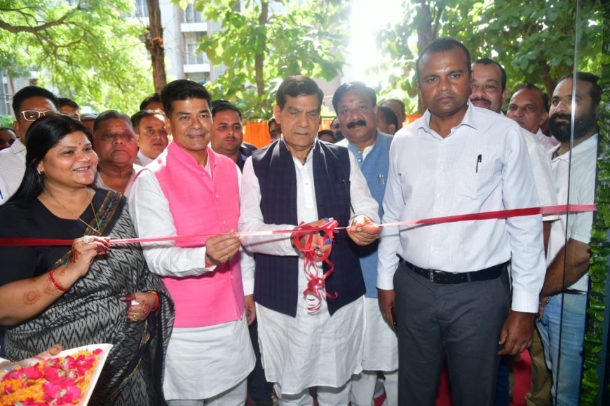 Lucknow : विकसित उत्तर प्रदेश, समर्थ उत्तर प्रदेश महाअभियान के अंतर्गत प्रबुद्ध जन सम्मेलन(बरेली) में नगर विकास एवं ऊर्जा मंत्री ए. के. शर्मा ने किया प्रतिभाग