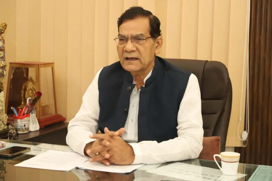 Lucknow : दीपावली, गोवर्धन पूजा, भैया दूज एवं छठ आदि त्योहारों के दृष्टिगत नगर विकास एवं ऊर्जा मंत्री ए के शर्मा ने कैंप ऑफिस से वर्चुअल बैठक कर दोनों विभागों के तैयारियों की समीक्षा की 