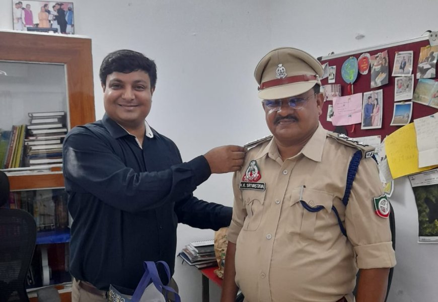 Sitapur : उपवन क्षेत्राधिकारी हरीश श्रीवास्तव प्रोन्नत होकर बने वन क्षेत्राधिकारी, प्रोन्नत होने पर वन कर्मियों ने हर्ष व्यक्त कर दी बधाई 