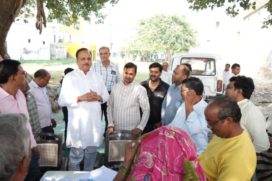 Hardoi : सवायजपुर में सहकारी समितियों की बैठक और स्वास्थ्य शिविर आयोजित