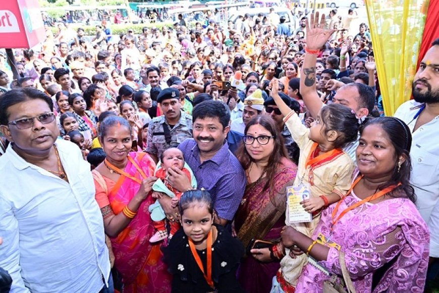 Lucknow: मंत्री नन्दी ने 344 परिवारों के 1490 बच्चों को कराई दीपावली की खरीदारी।