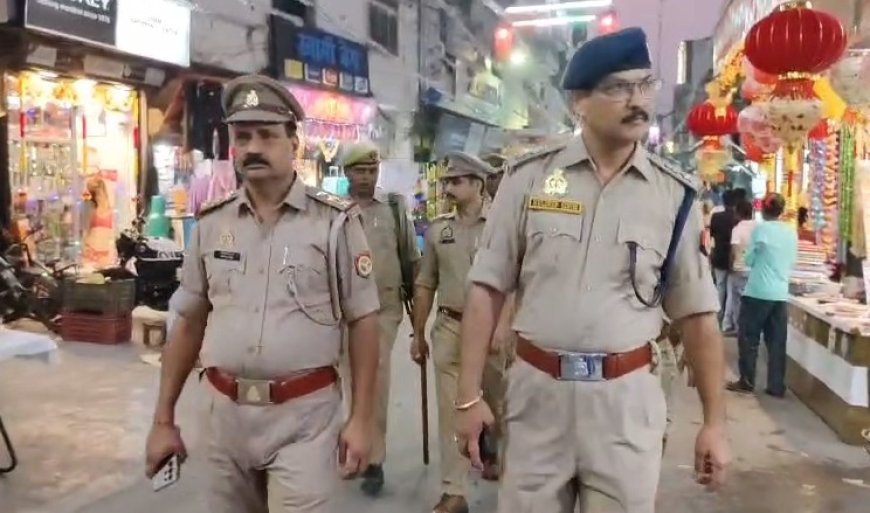 Sambhal: सम्भल में दीपावली पर पुलिस की कड़ी चौकसी, एएसपी ने पुलिस-पीएसी के साथ किया फुटमार्च
