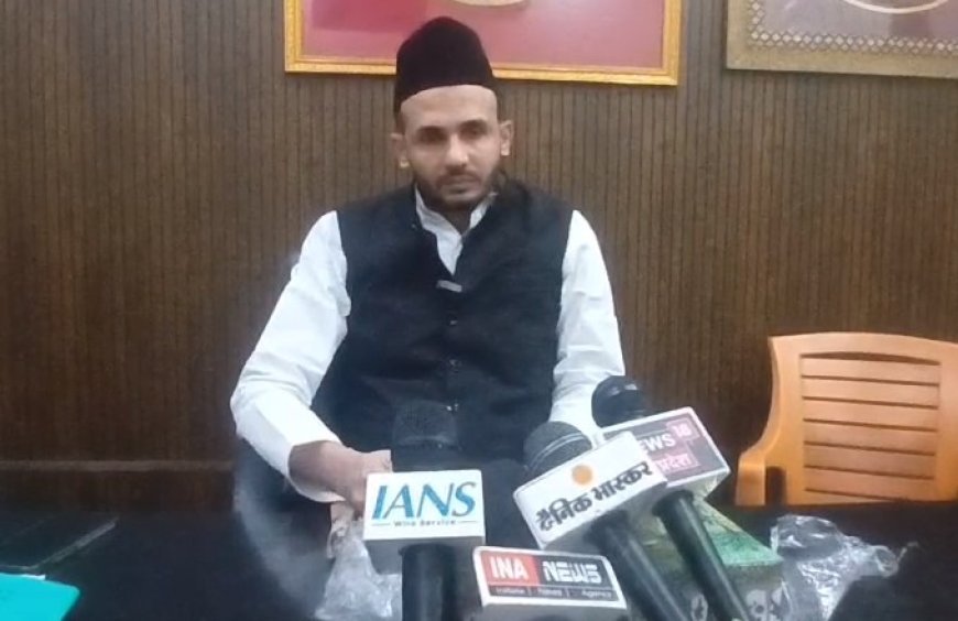 Sambhal: बुर्के पर संगीत सोम के बयान पर भड़के बर्क, इन लोगों को टोपी, दाढ़ी और बुर्के में ही दिखती है दहशतगर्दी।