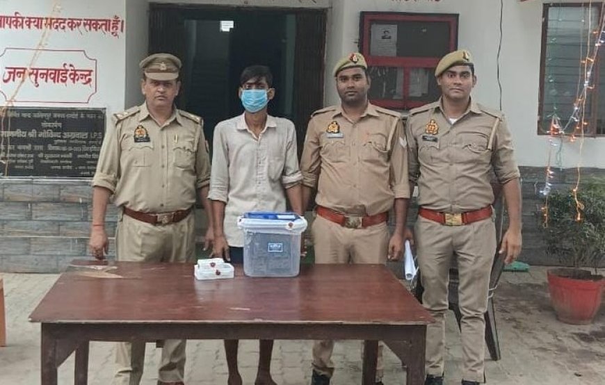 Hardoi: हरदोई के कासिमपुर में मंदिर से चोरी करने वाला बदमाश गिरफ्तार, मूर्तियां और पूजा सामान बरामद।