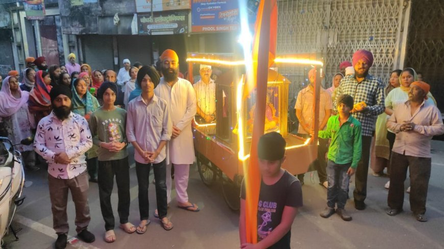 Deoband : प्रभातफेरी में गुरूवाणी गायन कर संगत हुई निहाल