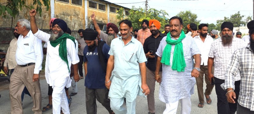 Uttrakhand : धान तोलने के विवाद में किसानों ने मंडी गेट जाम किए, राइस मिलरों से वार्ता बेनतीजा