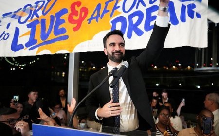 जोहरान ममदानी ने रचा इतिहास: न्यूयॉर्क सिटी के पहले मुस्लिम और दक्षिण एशियाई मेयर बने, ट्रंप की धमकियों के बावजूद मिली बड़ी जीत। 