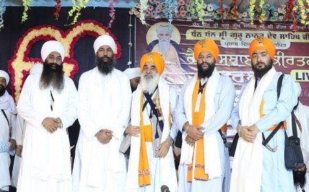 Uttarakhand : गुरुद्वारा नानकसर ठाठ, गजरौला में गुरु नानक देव जी का प्रकाश उत्सव श्रद्धा और उत्साहपूर्वक मनाया।