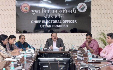 Lucknow : विशेष प्रगाढ़ पुनरीक्षण की समीक्षा में मुख्य निर्वाचन अधिकारी ने पारदर्शिता और सतर्कता पर जोर दिया