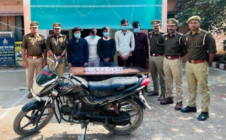 Hardoi: सेल्समैन से लूट की गुत्थी सुलझी संडीला पुलिस ने पांच लुटेरे गिरफ्तार कर मोबाइल, बाइक और नकदी बरामद की। 
