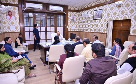 Lucknow: प्रदेश में स्वास्थ्य सेवाओं को आधुनिक, सुदृढ़ और जनसुलभ बनाना सरकार की सर्वोच्च प्राथमिकता — उप मुख्यमंत्री ब्रजेश पाठक