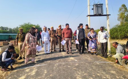 Sitapur : सीतापुर में जिलाधिकारी ने सड़क निर्माण कार्यों का निरीक्षण कर गुणवत्ता जांच की