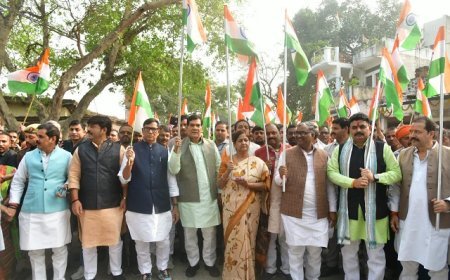 Lucknow: जौनपुर में लौह पुरुष सरदार पटेल की जयंती पर एकता यात्रा का आयोजन, प्रभारी मंत्री ए.के. शर्मा की अगुवाई में नौपेड़वा से मोहम्मदपुर तक उमड़ा जनसैलाब। 