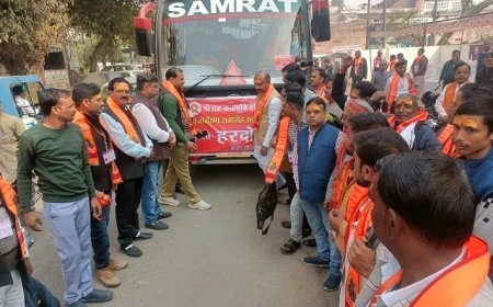 Hardoi: विहिप द्वारा 75 नागरिकों का दल अयोध्या रवाना, 25 नवंबर को पीएम मोदी करेंगे राम मंदिर शिखर पर धर्म ध्वजा रोहण।