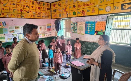 Sitapur: कम्पोजिट विद्यालय एवं आंगनबाड़ी केन्द्र हीरपुर का आकस्मिक निरीक्षण।