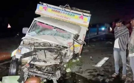 संभल गंगा एक्सप्रेसवे पर भयंकर टक्कर: कार-पिकअप की आमने-सामने भिड़ंत में 6 की दर्दनाक मौत, 4 घायल; निर्माणाधीन सड़क पर सुरक्षा चिंता बढ़ी। 