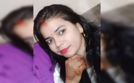 इटावा ट्रेन हादसे में नया मोड़: बहस के बाद ट्रेन से फेंका, टीटीई पर नौसेना अफसर की पत्नी की हत्या का आरोप, परिवार ने लगाए गंभीर इल्जाम। 