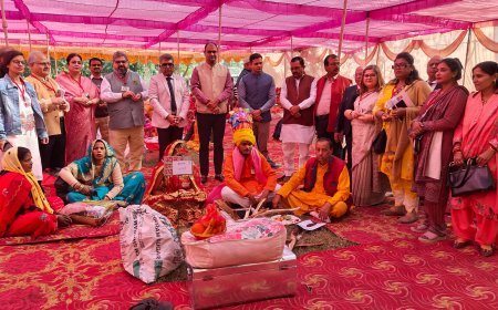 Hardoi : हरदोई में वरदान ट्रस्ट के सामूहिक विवाह समारोह में 35 जोड़ों का हुआ नवबंधन, न्यायमूर्ति, एसपी ने दी शुभकामनाएं, स्मारिका का विचोमन भी हुआ