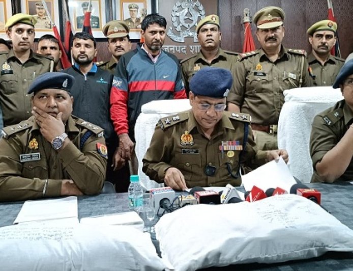 शामली: एसओजी टीम शामली व थाना कैराना पुलिस की संयुक्त कार्यवाही व 'ऑपरेशन सवेरा' अभियान के क्रम में 02 मादक पदार्थ तस्कर गिरफ्तार। 