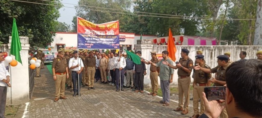 Hardoi: हरदोई में यातायात माह का शुभारंभ, जागरूकता रैली निकाली गई। 