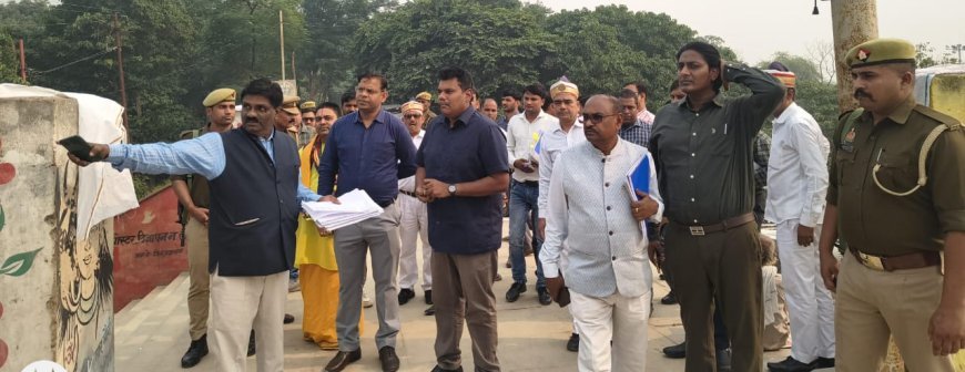Sitapur : डीएम ने किया नैमिषारण्य क्षेत्र में चल रहे विभिन्न विकास कार्यों का स्थलीय निरीक्षण