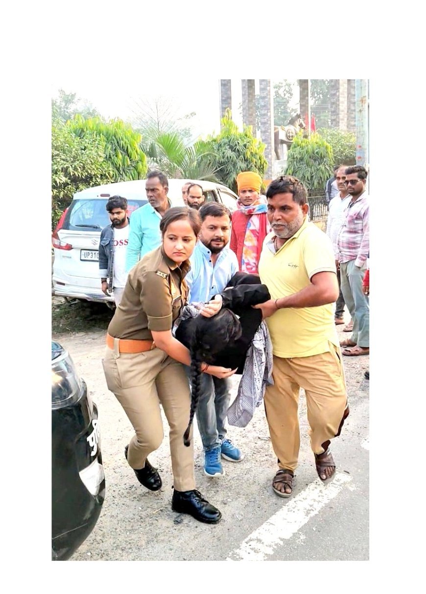 Sitapur : महिला सिपाही ने घायल महिलाओं को तुरंत पहुंचाया अस्पताल