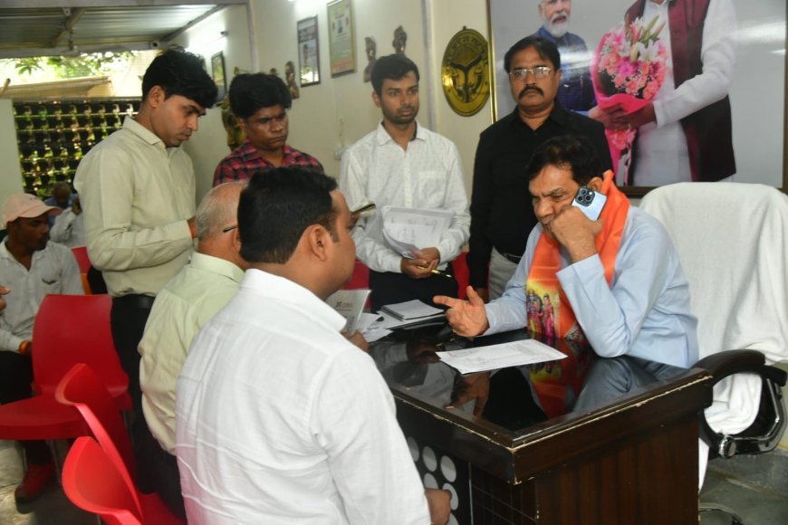 Lucknow : जनसुनवाई में मंत्री ए.के. शर्मा ने दिए समस्याओं के तुरंत निस्तारण के निर्देश