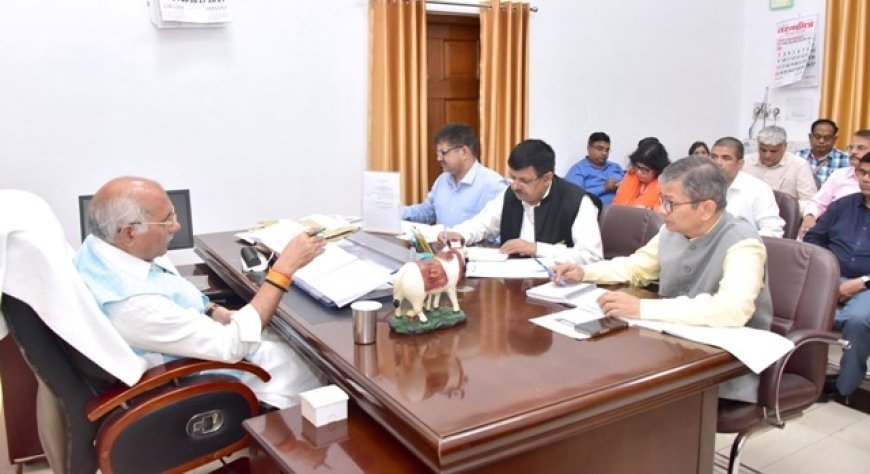 Lucknow : गोआश्रय स्थलों को एक महीने की अग्रिम राशि, भूसा-साइलेज टेंडर नियमों से होंगे