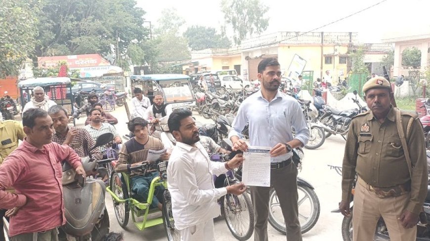 Sambhal: सम्भल में दिव्यांगों का हल्ला बोल, सौ प्रतिशत दिव्यांग साथी पर हुई कार्यवाही से भड़के, एडीएम को सौंपा ज्ञापन।