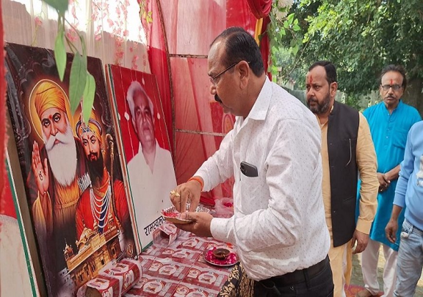 Hardoi: कार्तिक पूर्णिमा/गुरु नानक जयंती के पावन पर्व पर नर्मदा तीर्थ स्थल पर  खिचड़ी-तहरी(प्रसाद)भोज का आयोजन। 