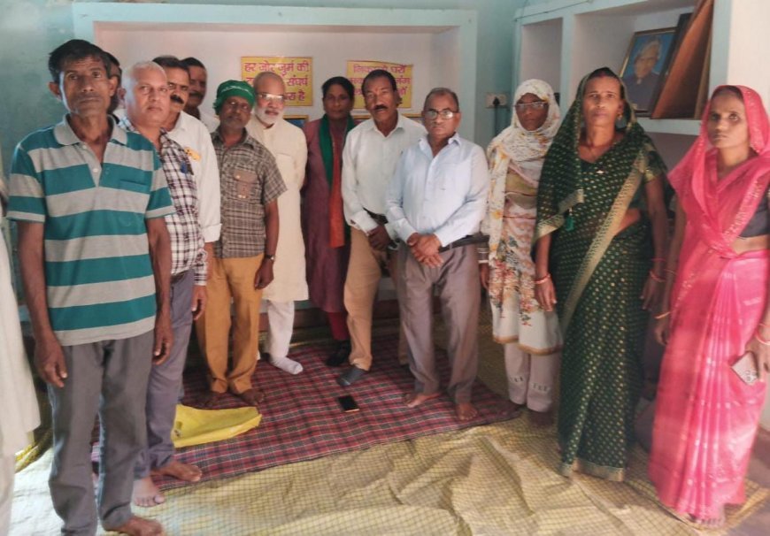 Sitapur : किसान मंच की बैठक में धान खरीद, खाद वितरण और नहर सफाई पर उठे मुद्दे