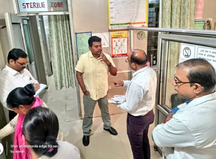 Sitapur : मिश्रिख सीएचसी का जिलाधिकारी ने किया निरीक्षण, अधीक्षक अनुपस्थित, चार कर्मचारियों का वेतन काटने के निर्देश