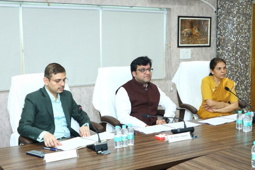 Lucknow : आबकारी राजस्व लक्ष्य न मिलने पर अधिकारियों पर सख्त कार्रवाई