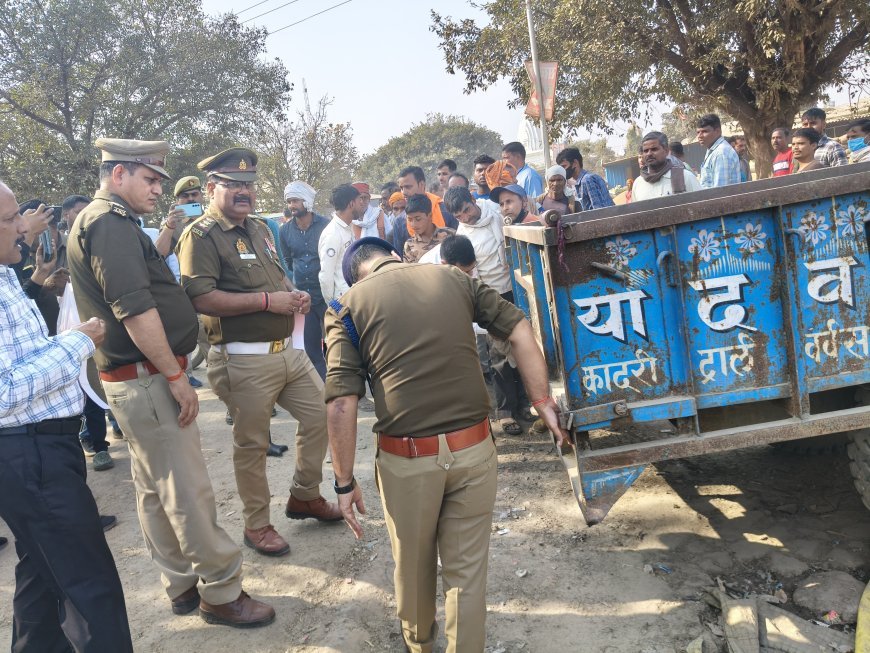 Hardoi : सड़क सुरक्षा माह में पुलिस ने वाहन चालकों को जागरूक किया