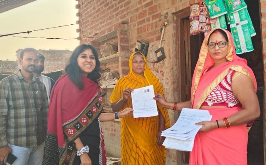 Hardoi: संडीला (161) में मतदाता जागरूकता अभियान: बीएलओ घर-घर पहुंचा रही प्रपत्र, एसडीएम कर रही निरीक्षण। 