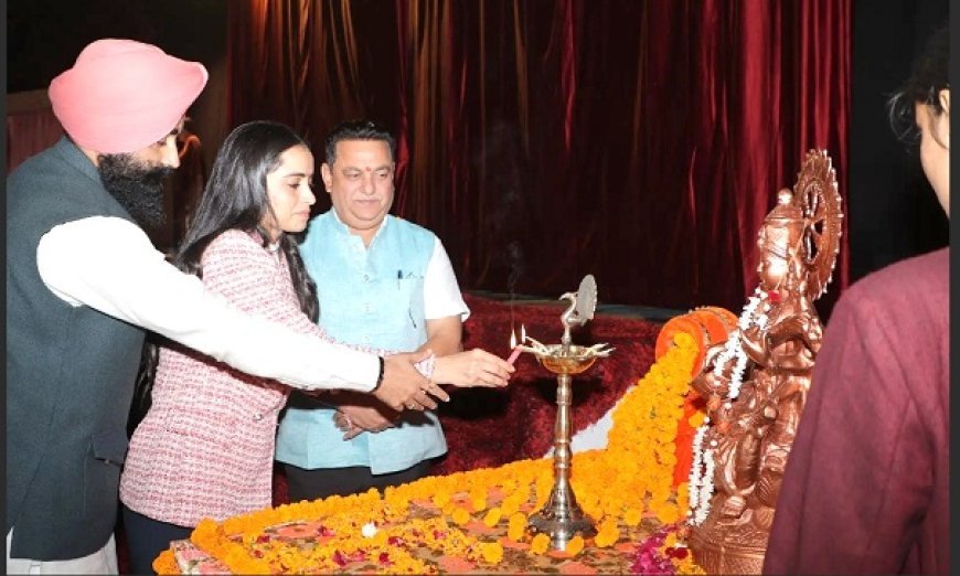 Bazpur: मदर इण्डिया पब्लिक स्कूल बाजपुर के वार्षिकोत्सव समारोह में रंगारंग कार्यक्रमो ने मचाई धूम। 