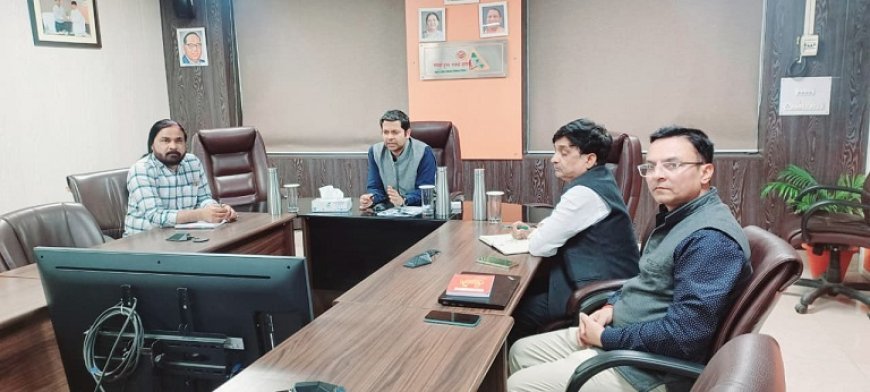 Lucknow: मिशन निदेशक पुलकित खरे की अध्यक्षता में IndiaSkillsCompetition2025 की तैयारियों पर वर्चुअल बैठक संपन्न। 