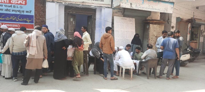 Deoband : एसआईआर को लेकर चला अभियान, आधी-अधूरी जानकारी के साथ भरे जा रहे गणना प्रपत्र