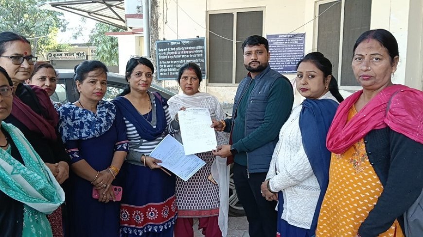 Bajpur: आंगनवाडी कार्यकत्रियों की माँगे ना माने जाने पर पूरे प्रदेश में अनिश्चितकालीन हड़ताल। 