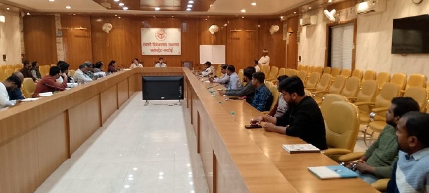 Hardoi: नियमानुसार मतदेय स्थलो का परिवर्तन किया जायेगा - अनुनय झा