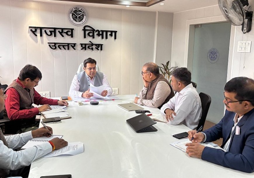 Lucknow: राहत आयुक्त ने आपदा जोखिम प्रबंधन सुदृढ़ीकरण परियोजना की प्रगति के संबंध में समीक्षा की। 