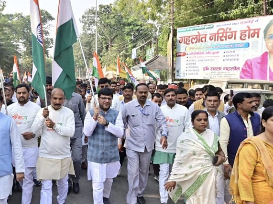 Hardoi: हरदोई में सरदार पटेल की 150वीं जयंती पर भव्य यूनिटी मार्च, मंत्री नितिन अग्रवाल ने विपक्ष पर साधा निशाना – 'वंदे मातरम पर राजनीति देश विरोधी'