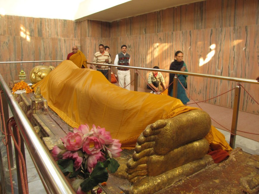 Lucknow : कुशीनगर में देशी-विदेशी बौद्ध श्रद्धालुओं की संख्या में अप्रत्याशित बढ़ोत्तरी