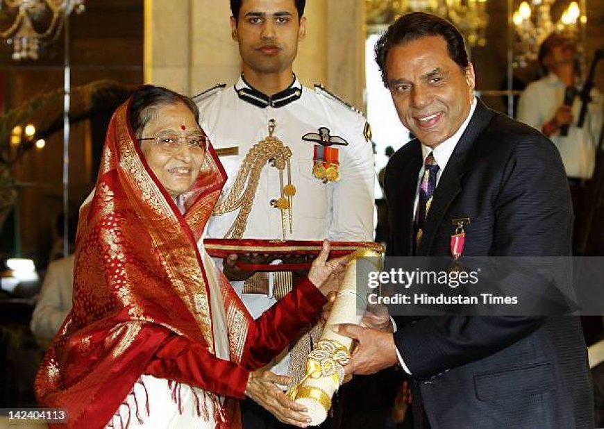 धर्मेंद्र के निधन पर शोक, भारतीय सिनेमा में एक युग का अंत