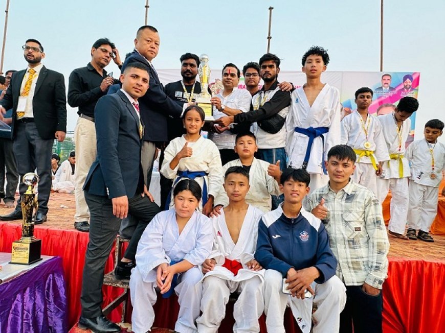 Hathras: कराटे चैम्पियनशिप में वी.एल.एस. इण्टर स्कूल अव्वल, नेपाल द्वितीय, कोसगन तृतीय,खिलाड़ियों का हुआ सम्मान। 