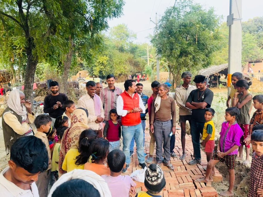 Sitapur : रामनगर गांव में बनी सड़क से ग्रामीणों के चेहरे पर आई मुस्कान, जिला पंचायत सदस्य की सराहना